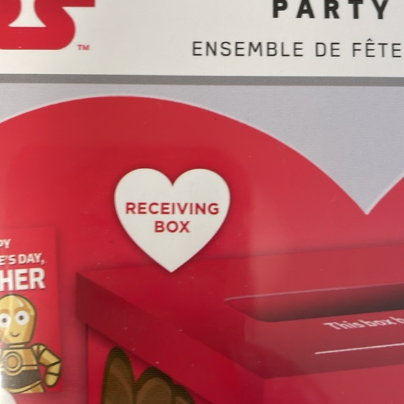 Hallmark Star Wars Valentines party set 32 cards, 35 stickers and box new - Picture 4 of 6